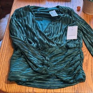 Nice blouse dark green v neck long sleeve